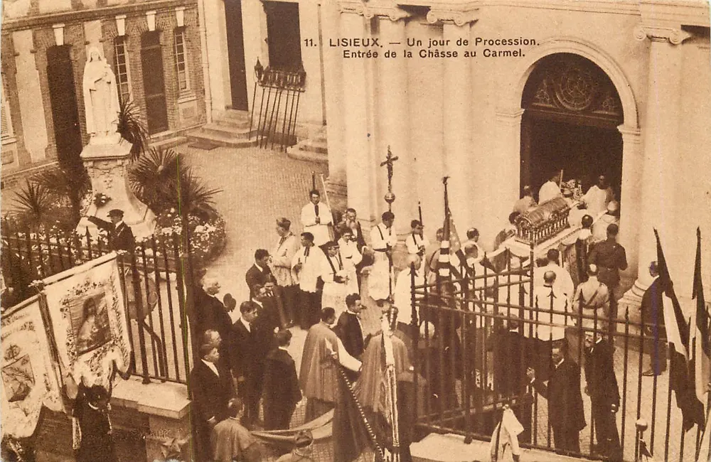 Lisieux — Ein Tag der Prozession. Einlass der Reliquie in den Carmel. - Vorderseite