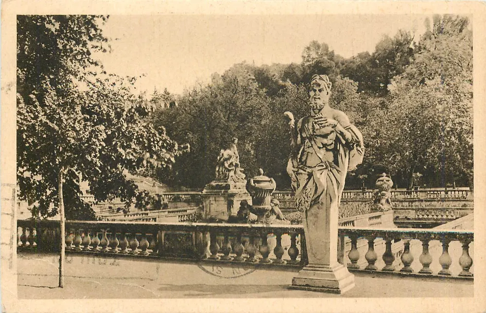 Nîmes — Vue du Jardin de la Fontaine — Société Parisienne d’Impression, n°3 - Recto