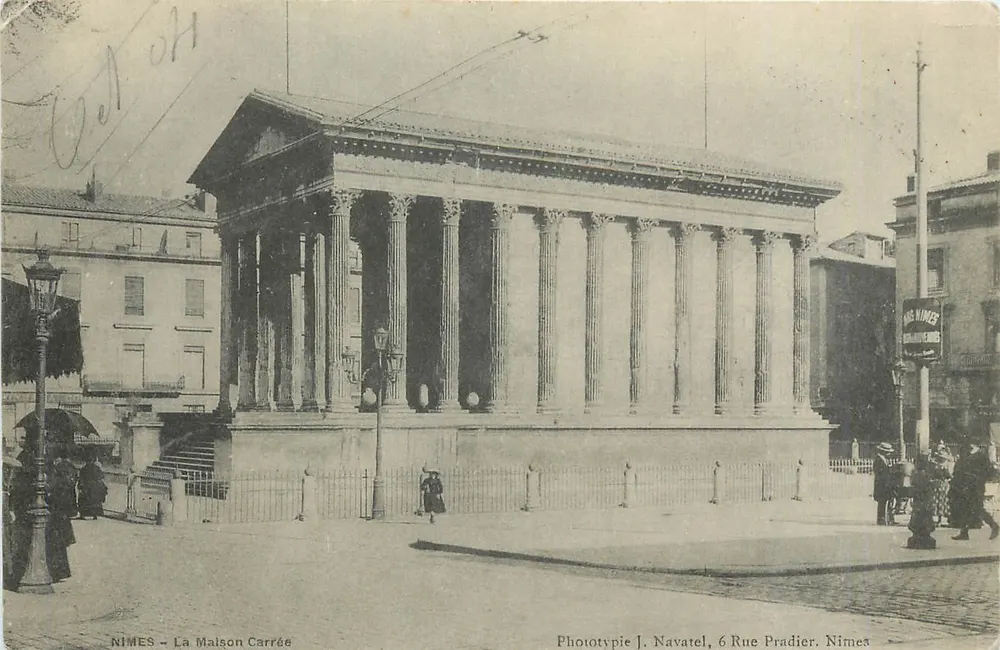 Nîmes - A Maison Carrée — Fototipia J. Navatel, 6 Rue Pradier, Nîmes - Frente