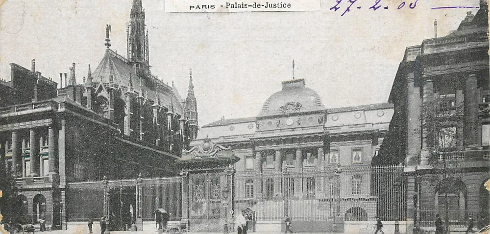 Paris - Palácio da Justiça — vista arquitetônica — editor não visível - Frente