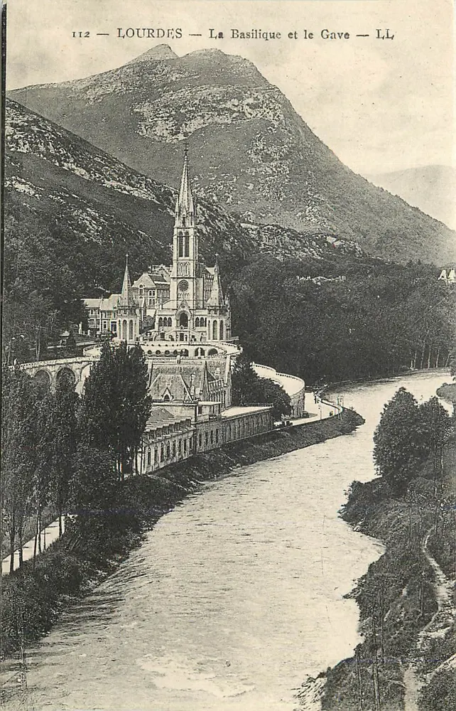 Lourdes — A Basílica e o Gave — I.L. - Frente