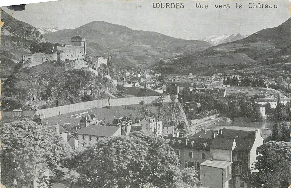 Lourdes — Vista para o Castelo — editor desconhecido, n° 144 - Frente