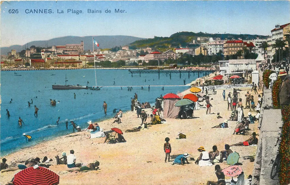 CANNES. A Praia. Banhos de Mar. — 626 — Os Mais Belos Locais da França - Frente