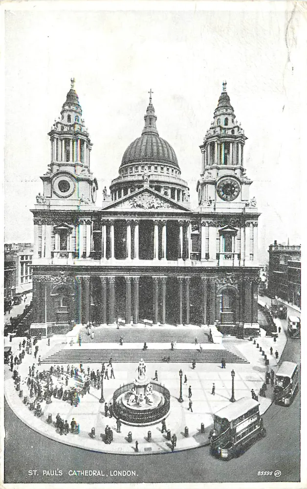 Sint-Pauluskerk, Londen — uitzicht op de plein met fontein en bus — Valentine's 'Silveresque' Postcards n°85595 - Voorkant