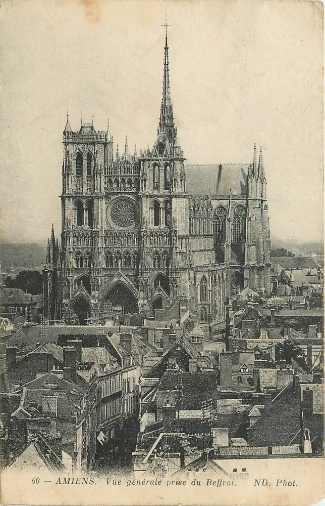 Amiens — Visão geral tirada do Campanário — ND. Fot. - Frente