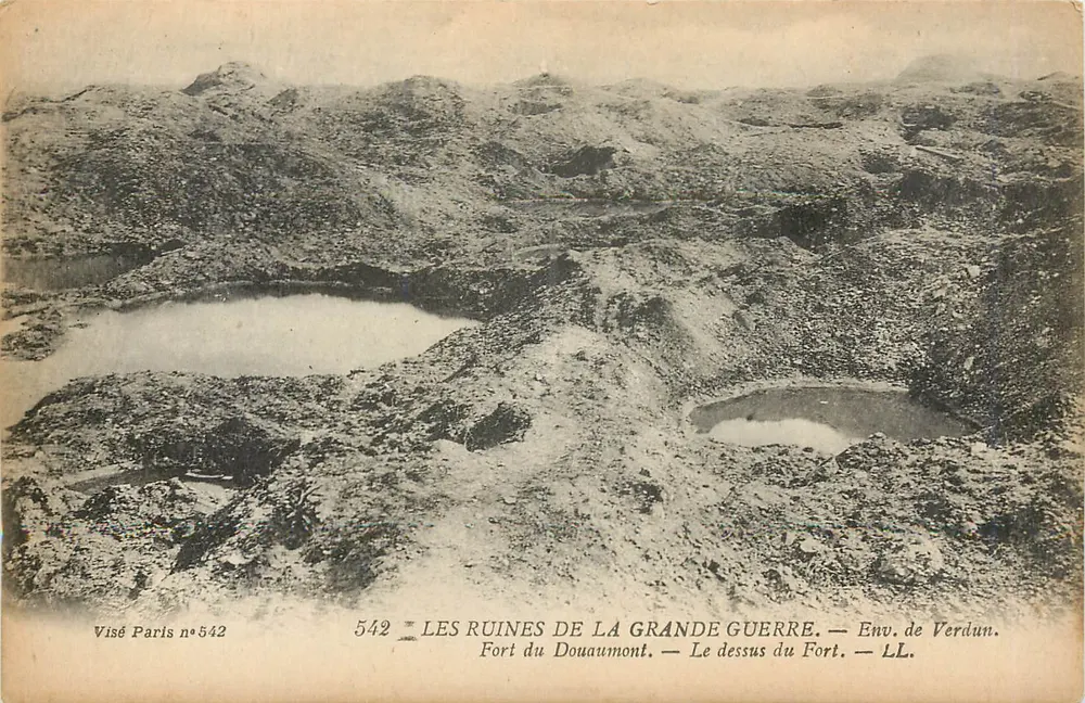 Les ruines du Fort Douaumont — Env. de Verdun — Visé Paris n°542 - Recto