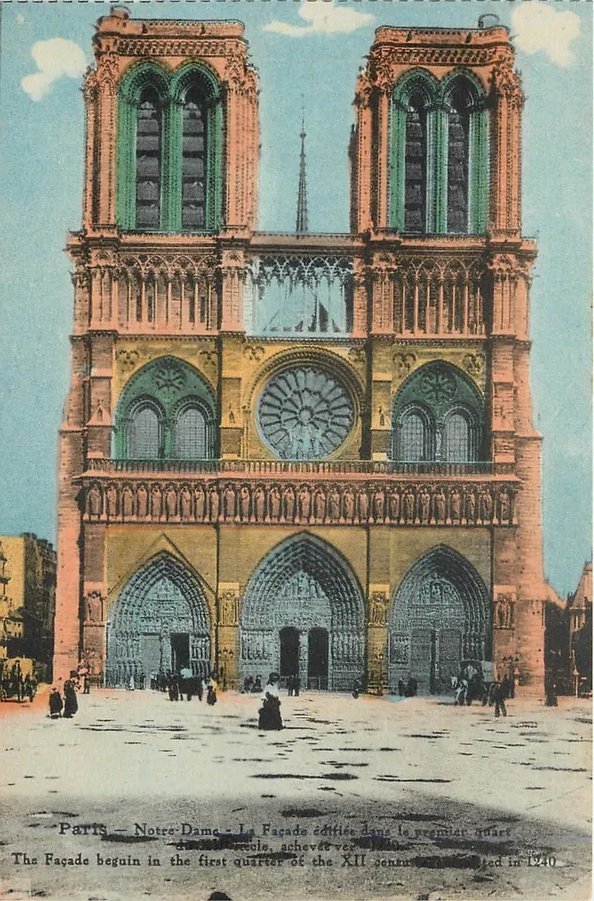 Paris - Notre-Dame - A Fachada construída no primeiro quartil do século XII, concluída em torno de 1240 - Frente