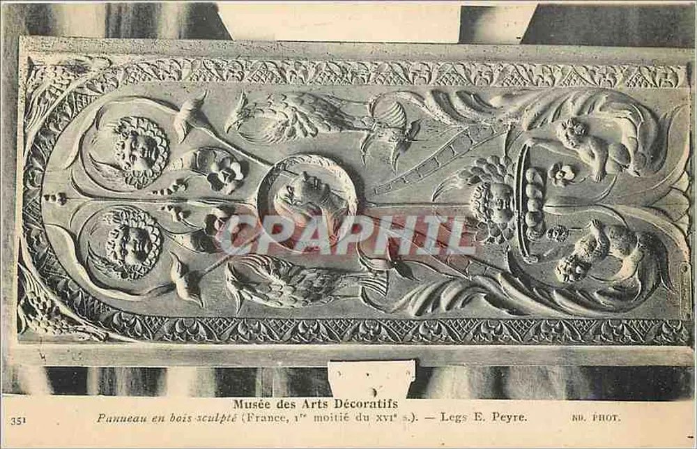 Geschnitztes Holzpanel — Museum für Dekorative Künste — Geschenk von E. Peyre - Vorderseite