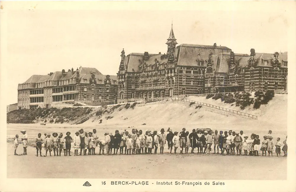Berck-Plage - Institut St-François de Sales — Verlag CPAHIL, Nr. 16 - Vorderseite
