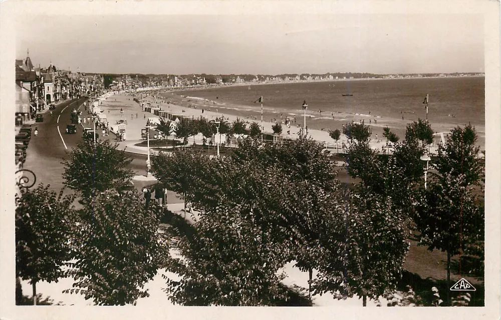 La Baule — Vista da Praia — editor C.A.P. n°437 - Frente