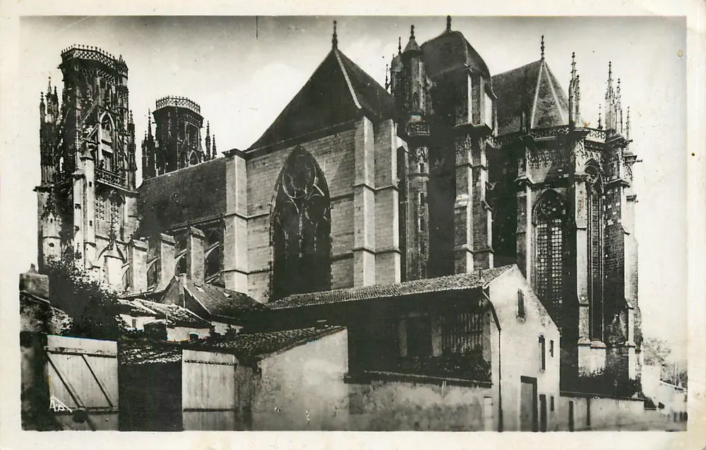 Saint-Étienne — Fachada sul — editor A. B. (43) conforme o verso - Frente