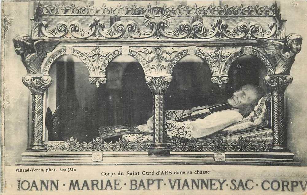 सेंट क्यूर ऑफ आर्स के शरीर अपने चौकी में - विलांड-वर्नू, फोटो आर्स (एइन) - आगे