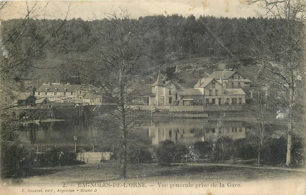 Bagnolles-de-l'Orne — Vue générale prise de la Gare — E. Roussel, edit. Argentan — Gliché D - Recto