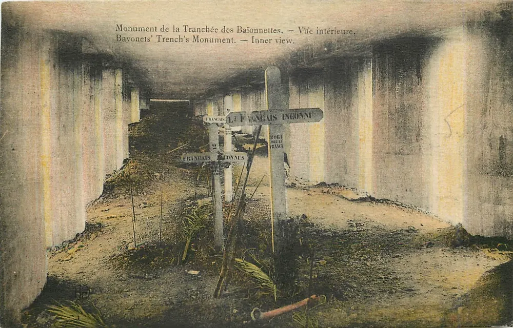 Monument der Tranchée des Baïonnettes — Innensicht — Verlag unbekannt - Vorderseite
