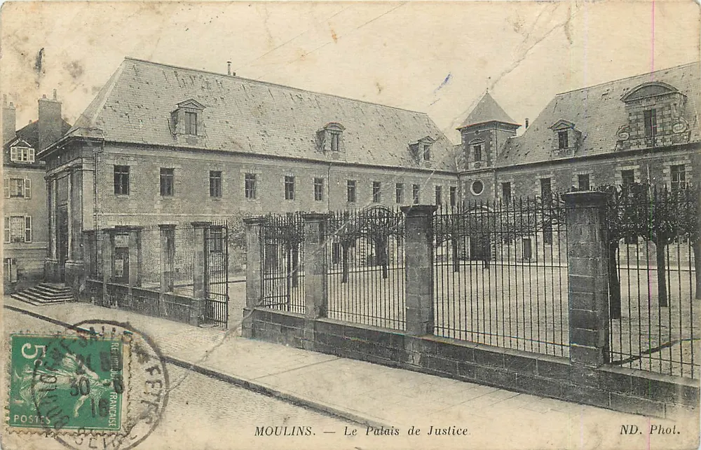 Moulins — O Palácio de Justiça — ND. Fot. - Frente