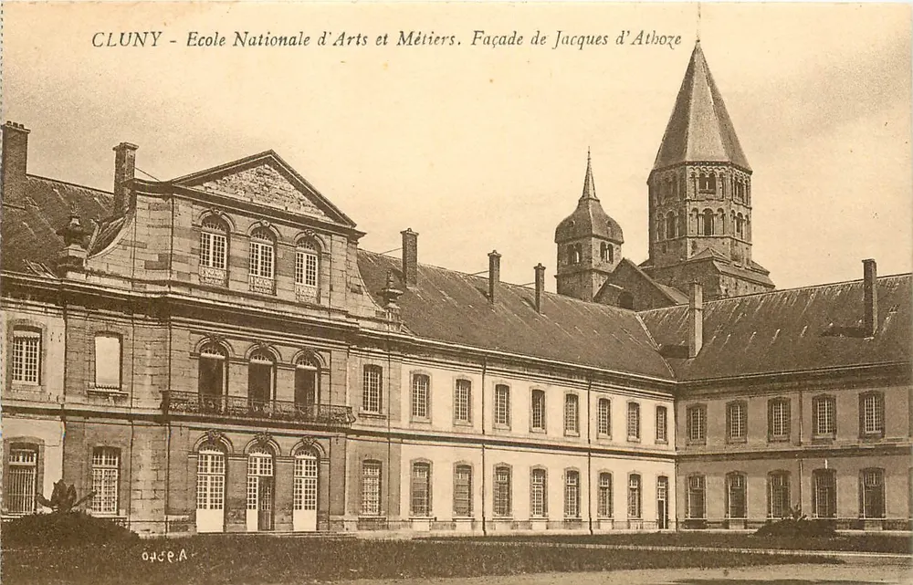 Cluny - École Nationale d'Arts et Métiers. Fassade von Jacques d'Athoze - Vorderseite
