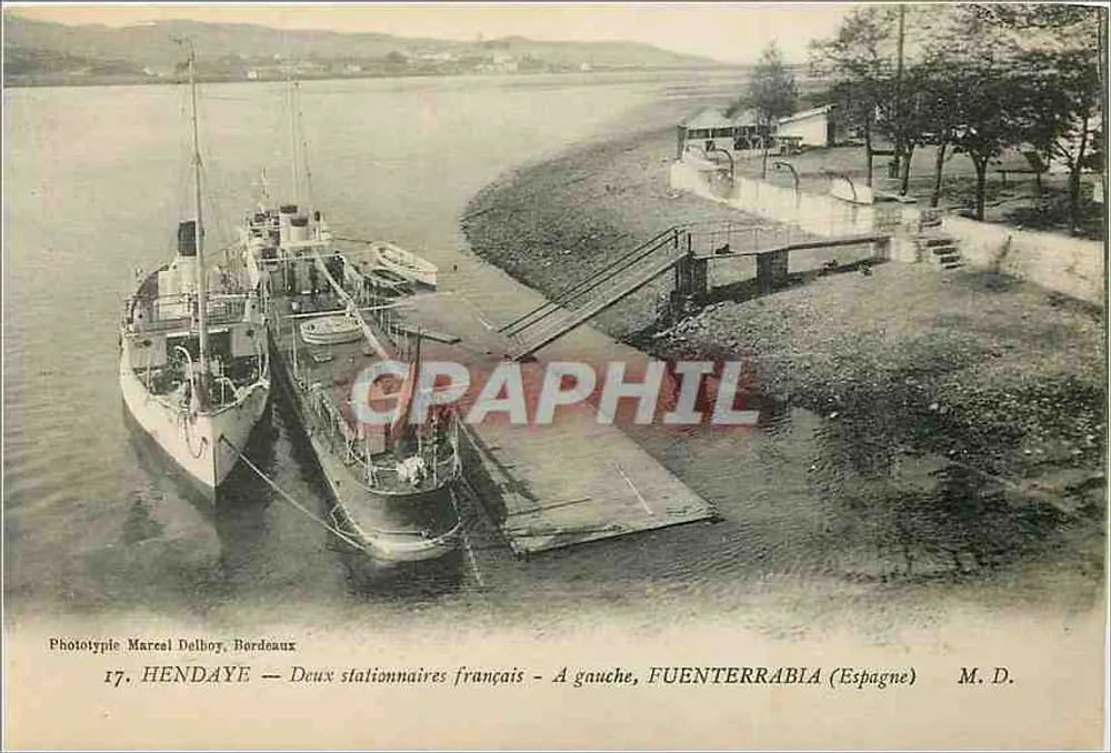 Hendaye — Zwei französische Stationäre — Links, Fuenterrabia (Spanien) — Phototypie Marcel Delbouy, Bordeaux - Vorderseite
