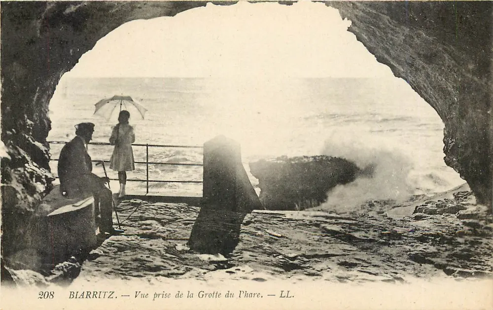 Biarritz — Vue prise de la Grotte du Phare — LL. — N° 208 - Recto