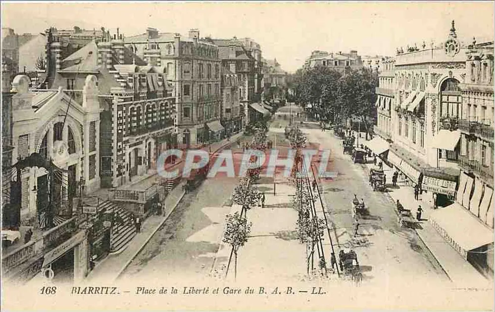 Biarritz — Place de la Liberté et Gare du B.A.B. — LL. - Recto