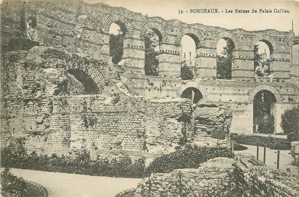 Bordeaux — Las Ruinas del Palacio Gallien — Cartes La Cigogne - Anverso