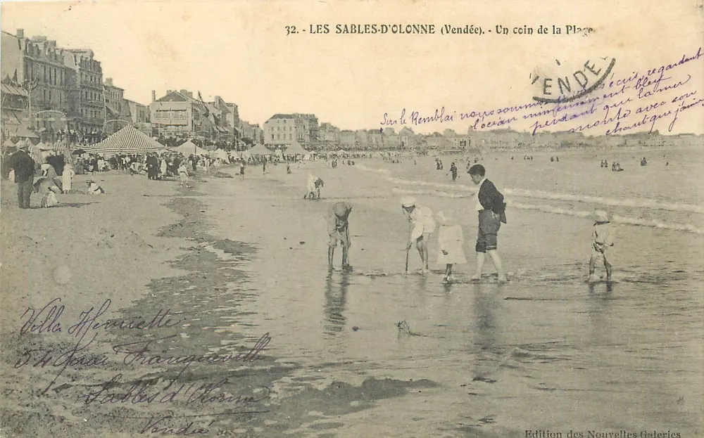 LES SABLES-D'OLONNE (Vendée) — Um canto da Praia — Edição das Nouvelles Galeries, n°32 - Frente