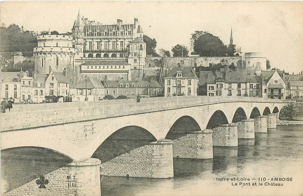 Amboise — Le Pont et le Château — Indre-et-Loire — 110 - Recto
