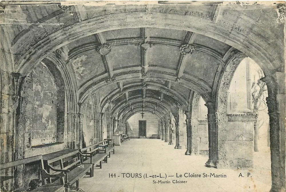 Tours (Loire-et-Loire) — O Claustro de São Martinho — A.P. - Frente