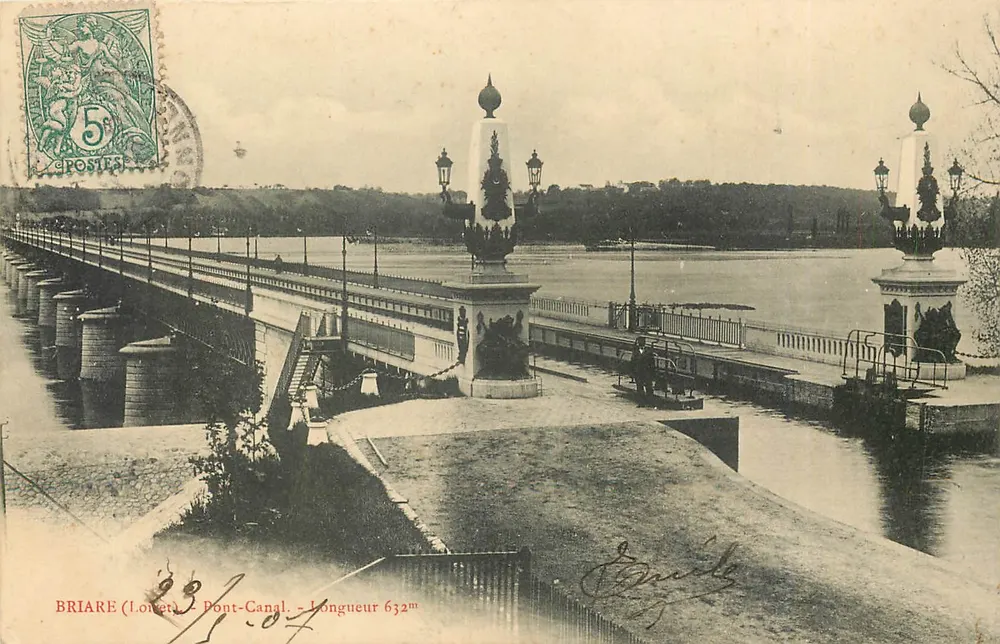Briare (Loiret) - Canal Bridge - Length 632m - Front