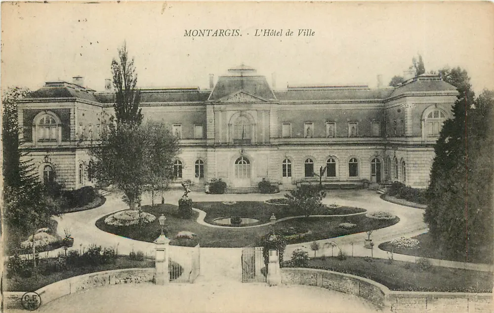 Montargis - O Hotel de Ville - Frente