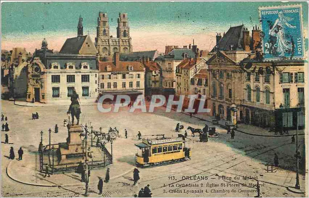 Orléans — Place du Martroi — vue panoramique avec la cathédrale, l'église Saint-Pierre du Martroi et le tramway - Recto