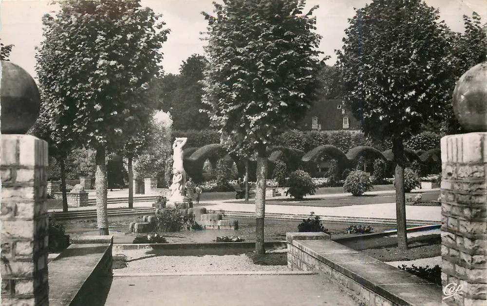 Jardim dos Prés-Fichaux — Bourges — Sociedade das Artes Fotomecânicas - Frente