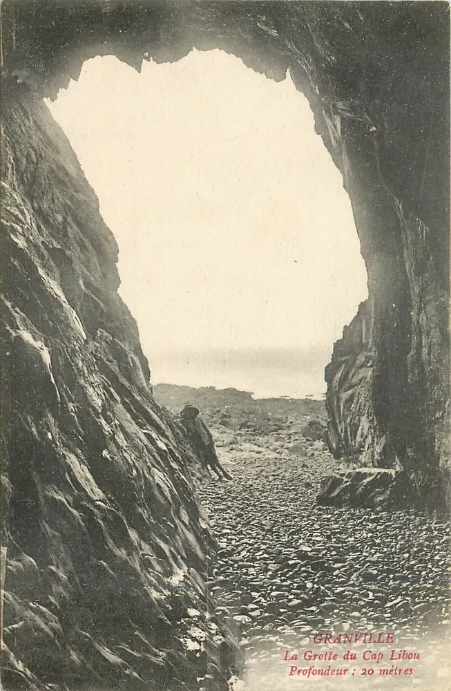 A Gruta do Cap Libou — Granville — Sarrand, fot. Granville - Frente