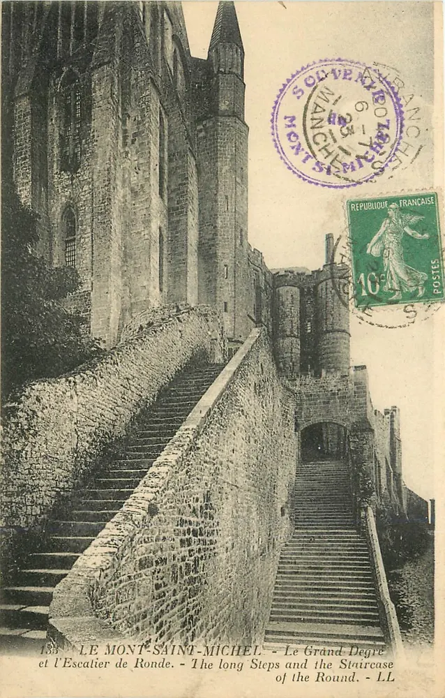 O Mont-Saint-Michel — O Grande Degrau e a Escada Redonda — LL - Frente