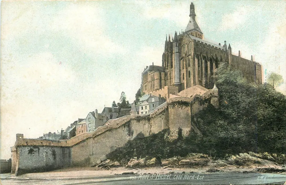 Saint-Michel, Lado Norte-Este — vista do monte — editor AQUA-PHOTO L.V. & Cie - Frente