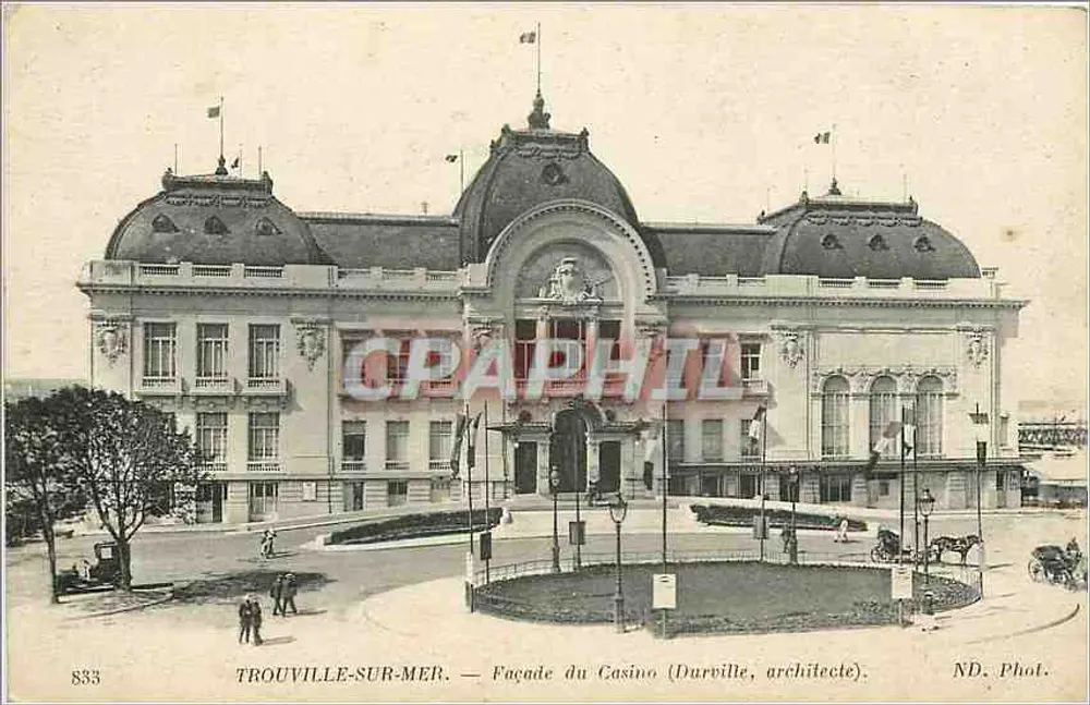 Trouville-sur-Mer — Façade du Casino (Durville, architecte) — ND. Phot. - Recto