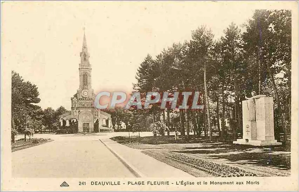 Deauville - Praia das Flores - A Igreja e o Monumento aos Mortos - Frente