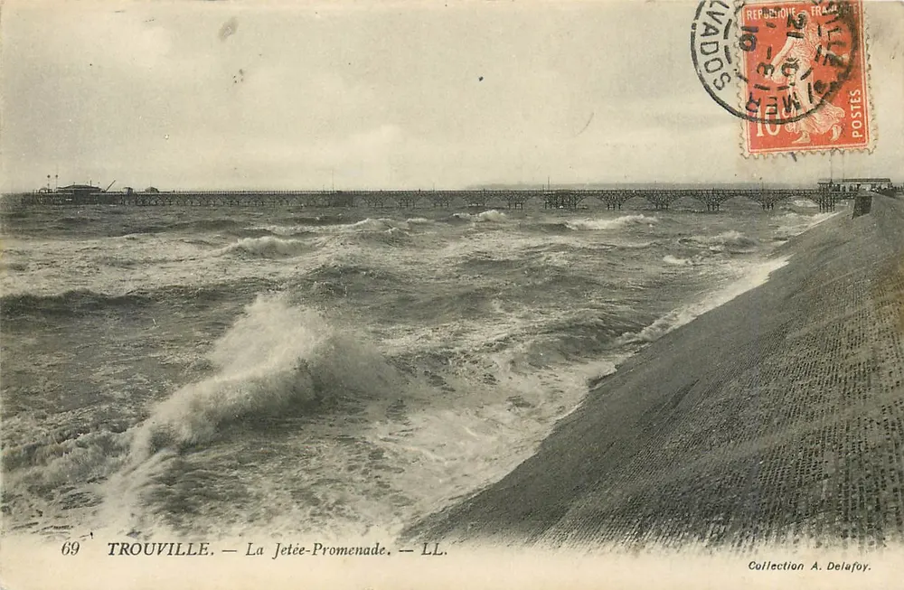 Trouville — A Ponte-Praia — LL. — Coleção A. Delafoy. - Frente