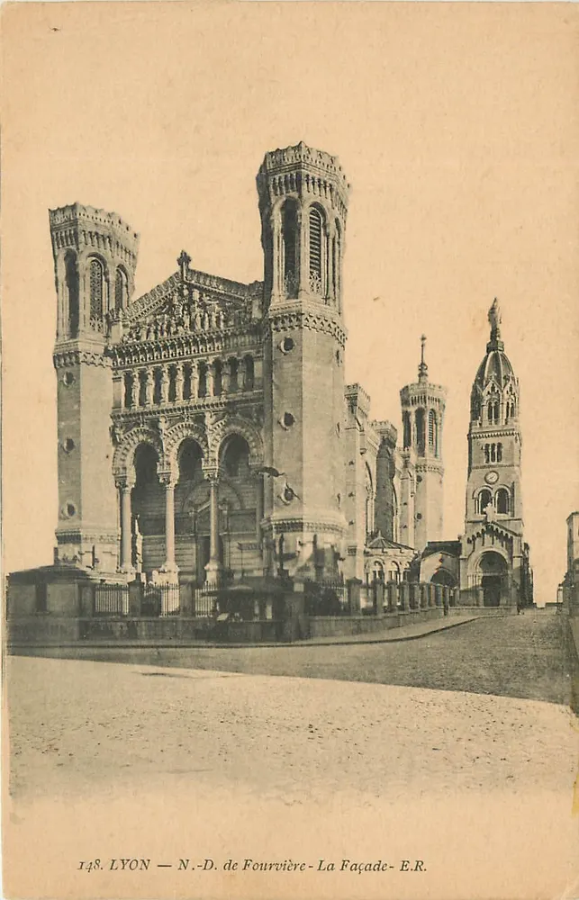 LYON — N.-D. de Fourvière — A Fachada — E.R. — n° 148 - Frente