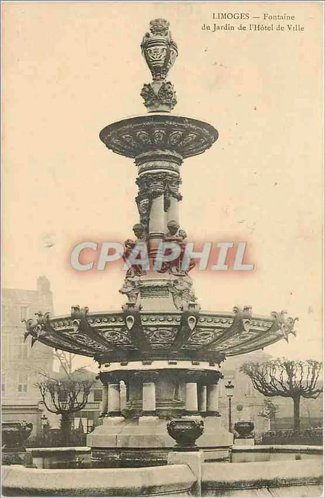 Limoges — Fontäne im Garten des Rathauses - Vorderseite