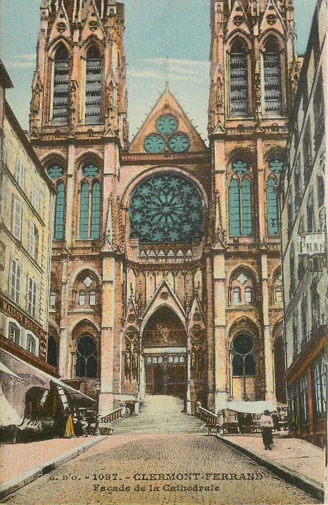 Clermont-Ferrand — Facha da Catedral — G. D'O. - 1087 - Frente
