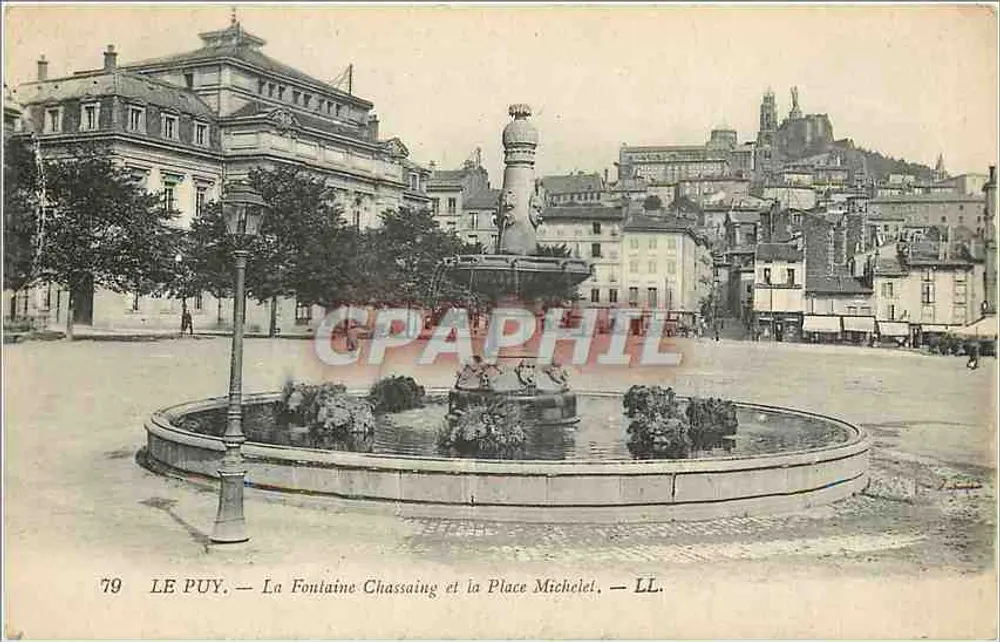Le Puy — La Fontaine Chassaing und die Place Michelet — LL. - Vorderseite