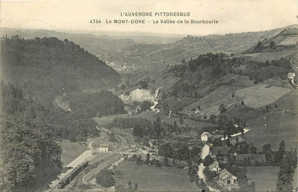 Mont-Dore — A Vale da Bourbourle — A Auvergne Pitoresca - Frente