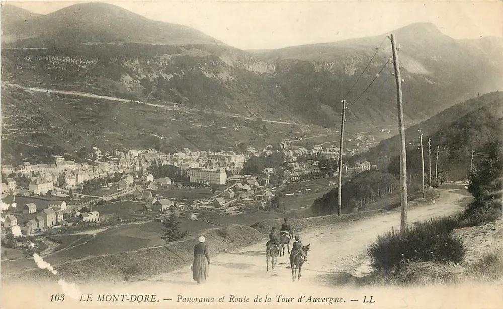 Mont-Dore — Panorama und Route der Tour d'Auvergne — LL - Vorderseite