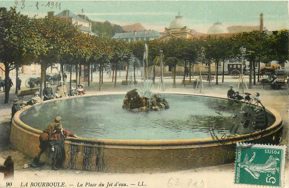 La Bourboule — A Praça do Jato D'água — LL. n°90 - Frente