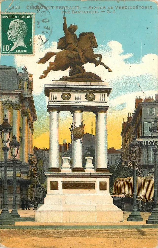Clermont-Ferrand — Estátua de Vercingétorix — Por Bartholdi — G.J. - Frente