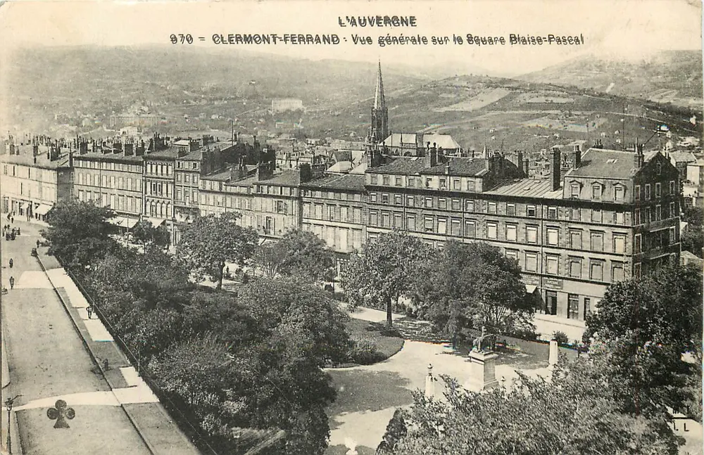 Clermont-Ferrand — Vista geral do Square Blaise-Pascal — L'Auvergne, n° 970 - Frente