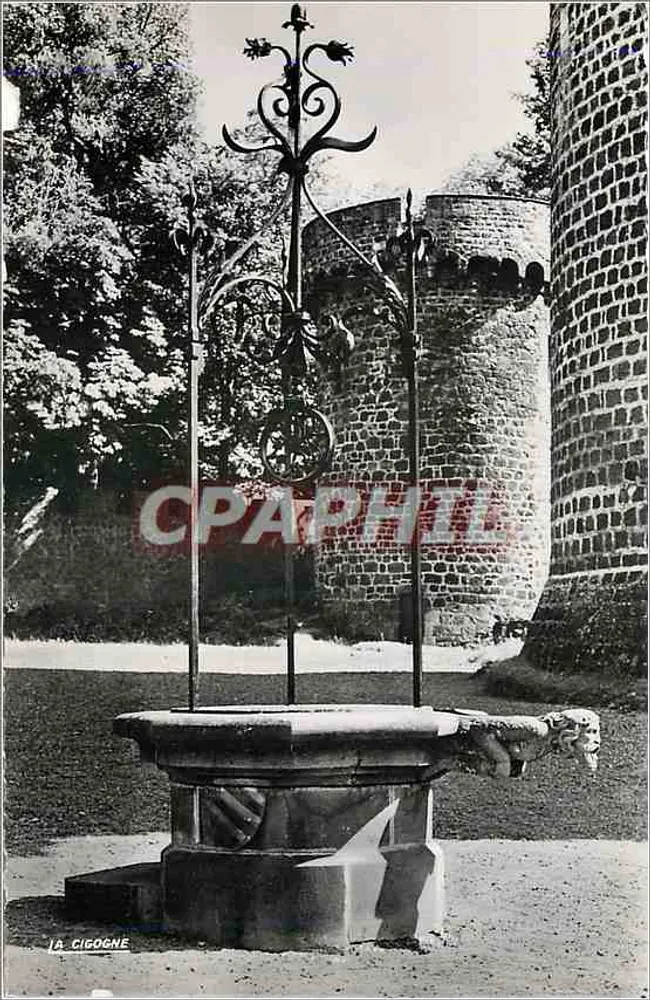 PONTGIBAUD (Puy-de-Dôme) — Altes Brunnenhaus im Schlosshof — Éditions La Cigogne, Vichy - Vorderseite