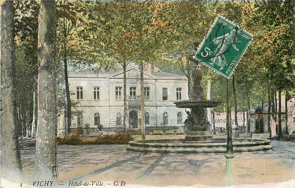Vichy — Hotel-de-Ville — G.D. - Frente