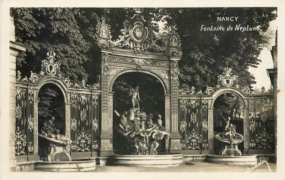 NANCY — Fontaine de Neptune — Roeder - Frente