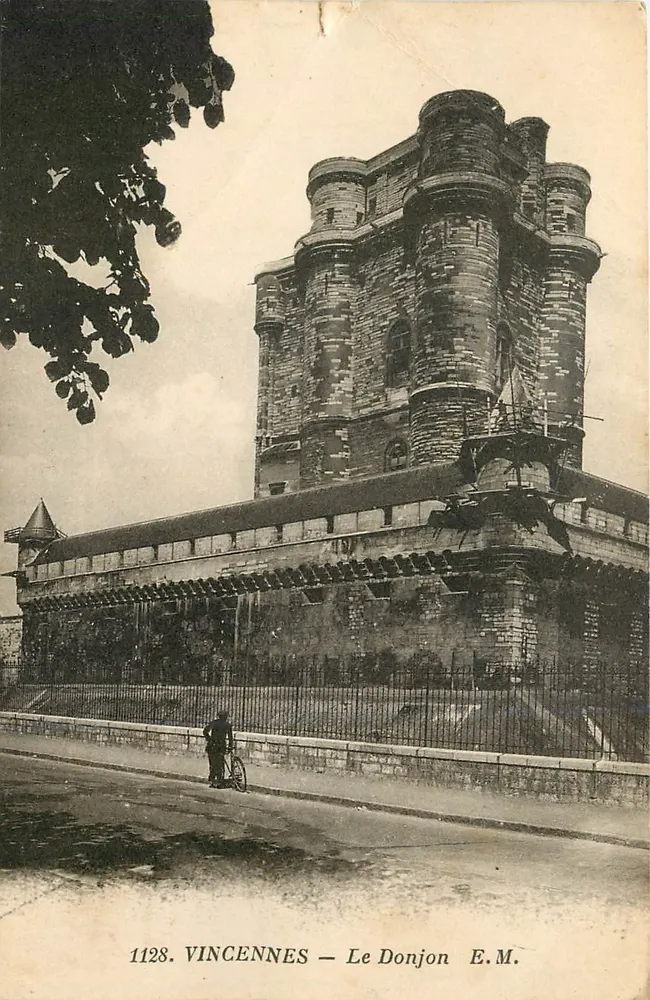 Vincennes — O Donjon — E.M. n°1128 - Frente